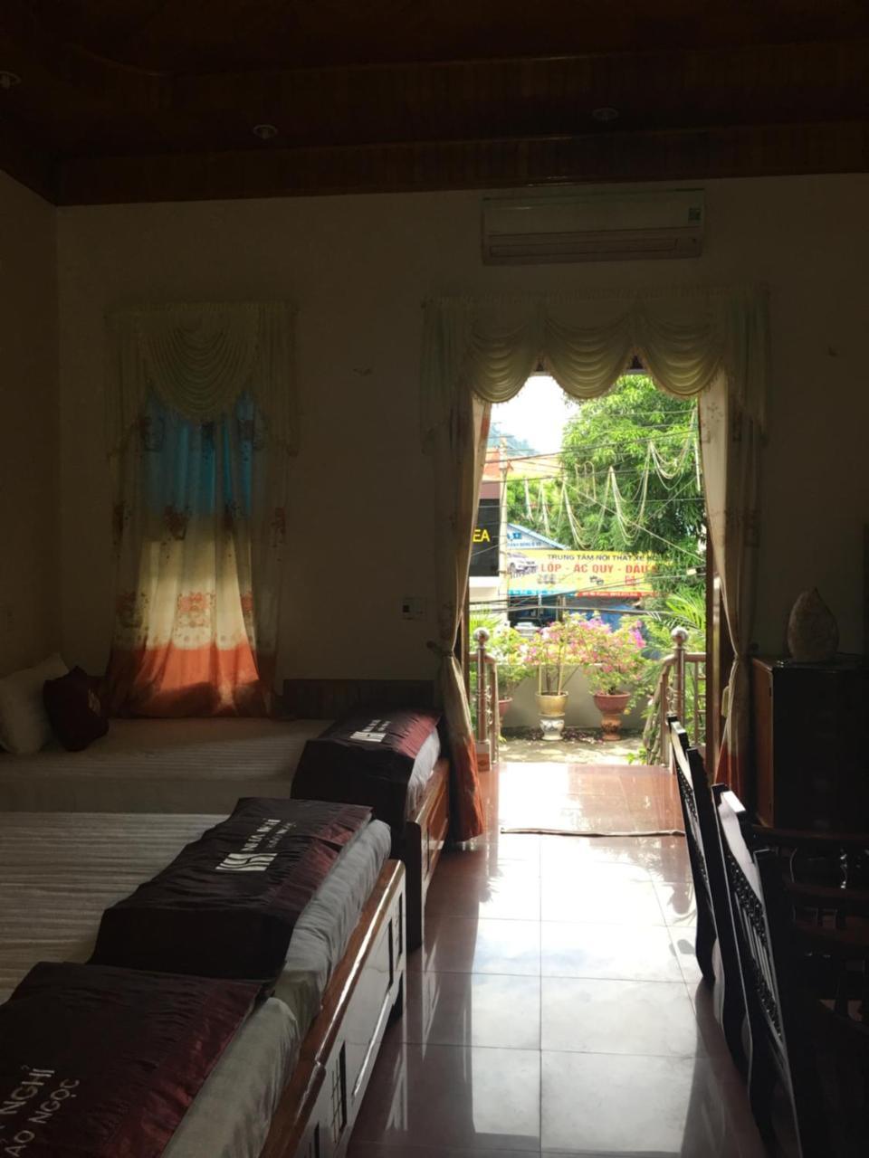 Bao Ngoc Hostel Ха Жианг Екстериор снимка